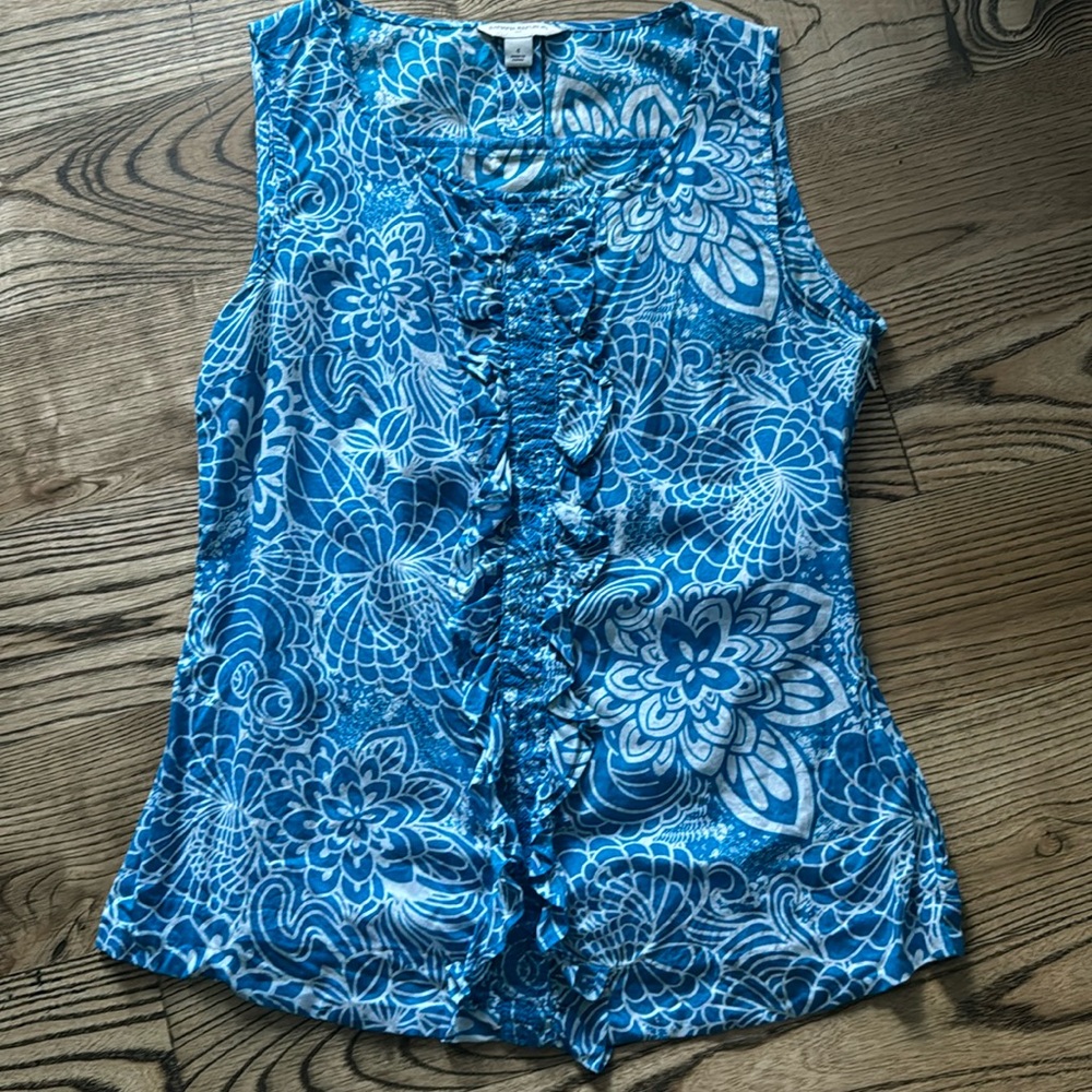 Women’s size 4 Banana Republic sleeveless top